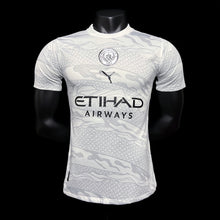 Afbeelding in Gallery-weergave laden, 23-24 Manchester City Speler Jaar van de Draak Limited Edition