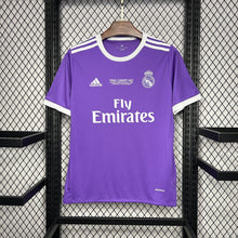 Load image into Gallery viewer, 2016/17 Real Madrid Away Retro