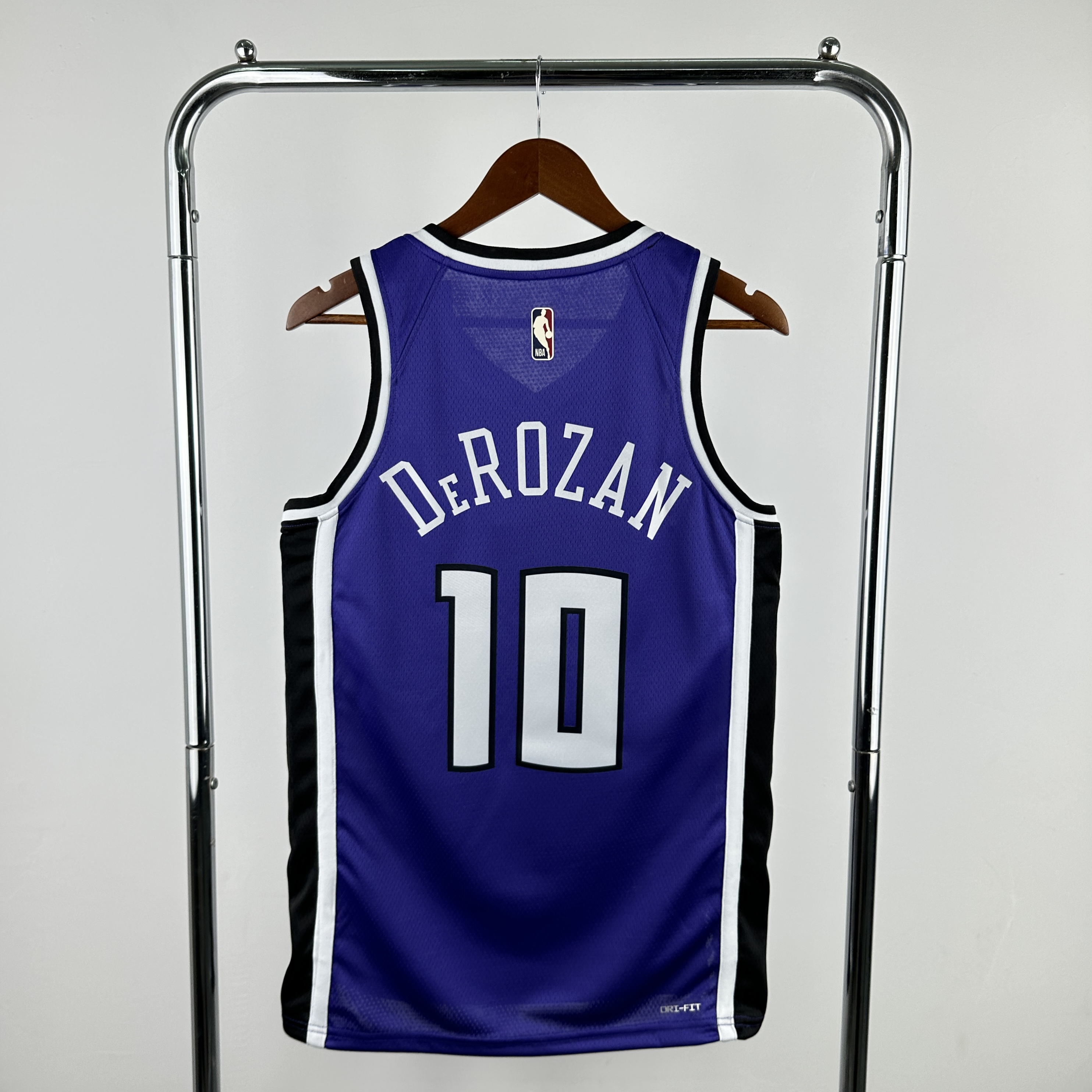 2025 Season Kings Retro No.10 DeRozan