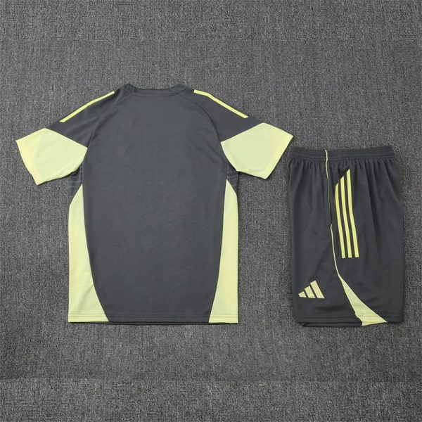 25/26 Real Madrid Khaki Training Set - Image 6