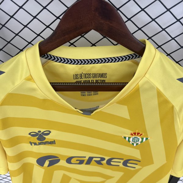 25/26 Real Betis Goalkeeper Yellow Fan Kit - Image 3