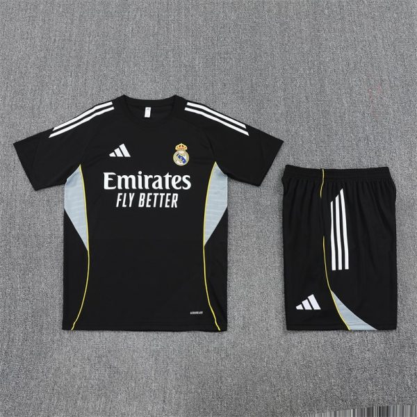 25/26 Real Madrid Black Training Set - Image 2