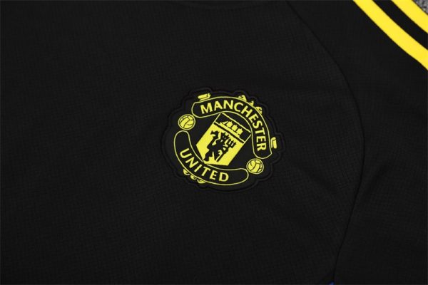 25/26 Manchester United Black Training Set - Image 3
