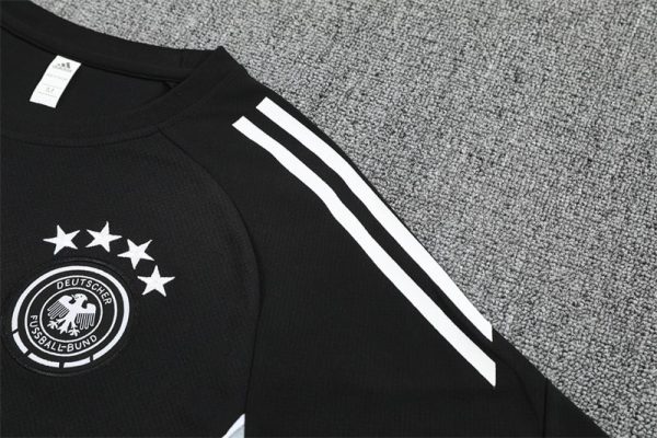 25/26 Germany Black Training Set - Image 3