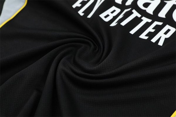 25/26 Real Madrid Black Training Set - Image 4