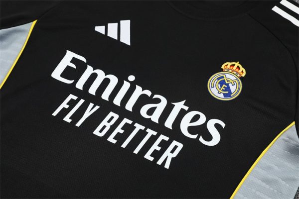25/26 Real Madrid Black Training Set - Image 3