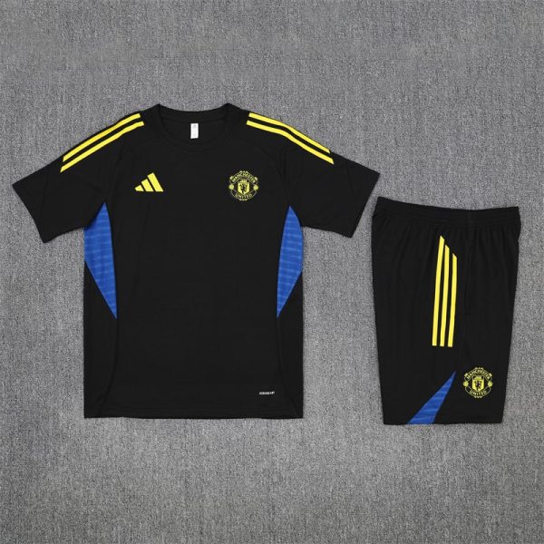 25/26 Manchester United Black Training Set - Image 2