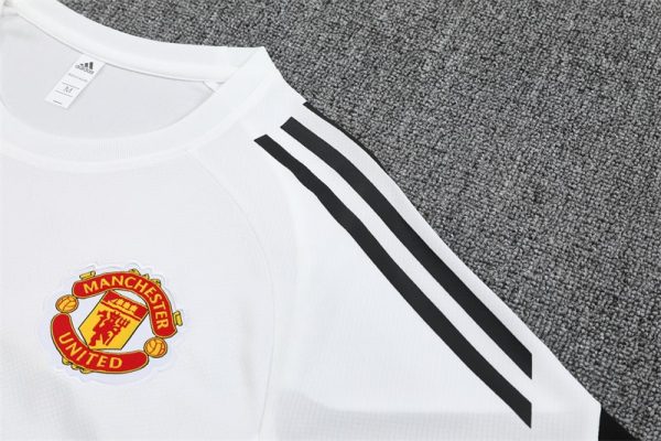 25/26 Manchester United White Training Set - Image 4