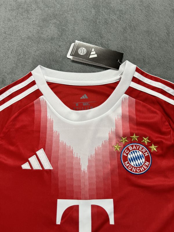 25/26 Bayern Munich Women’s Home Fan Kit - Image 3