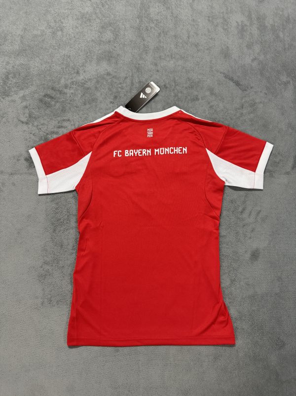 25/26 Bayern Munich Women’s Home Fan Kit - Image 4