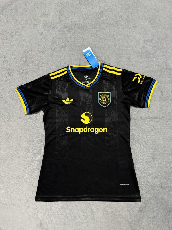 25/26 Manchester United Away Women’s Away Fan Kit - Image 2