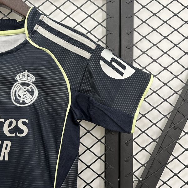 25/26 Real Madrid Away Kids Kit - Image 4