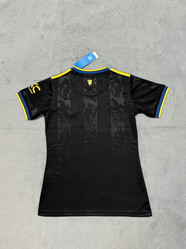 25/26 Manchester United Away Women’s Away Fan Kit - Image 4