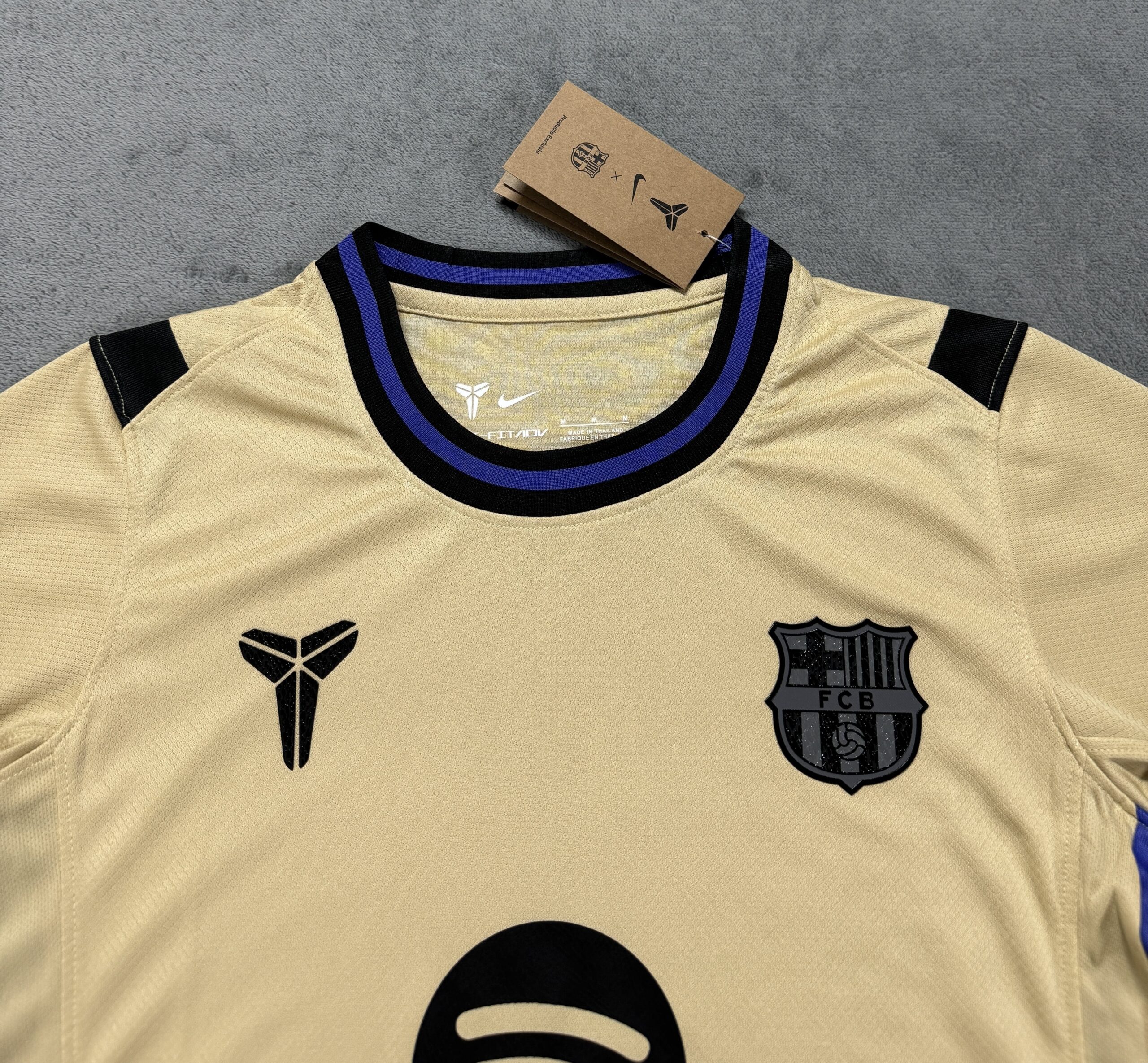 25/26 Fc Barcelona Women’s Away Fan Kit - Image 3