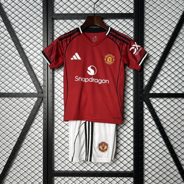 25/26 Mnachester United Home Kids Kit - Image 2