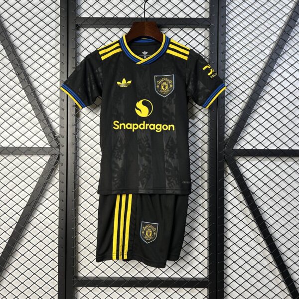 25/26 Mnachester United Away Kids Kit - Image 2