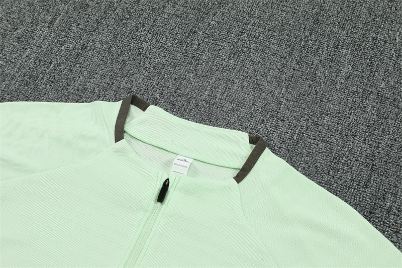 25/26 Real Madrid Light Green Half Zipper Tracksuit - Image 4