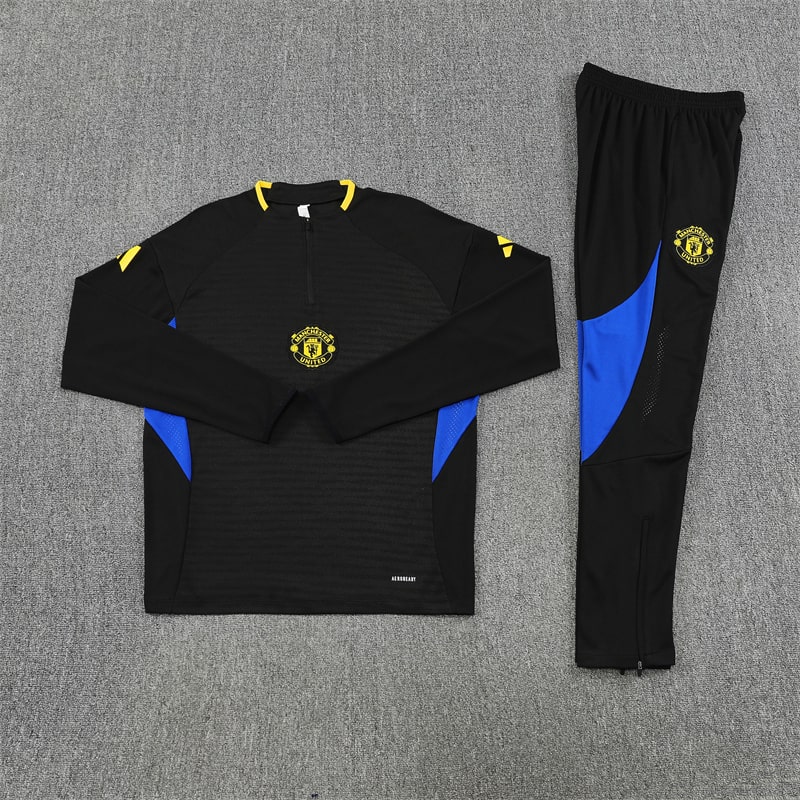 25/26 Manchester United Black Tracksuit - Image 2