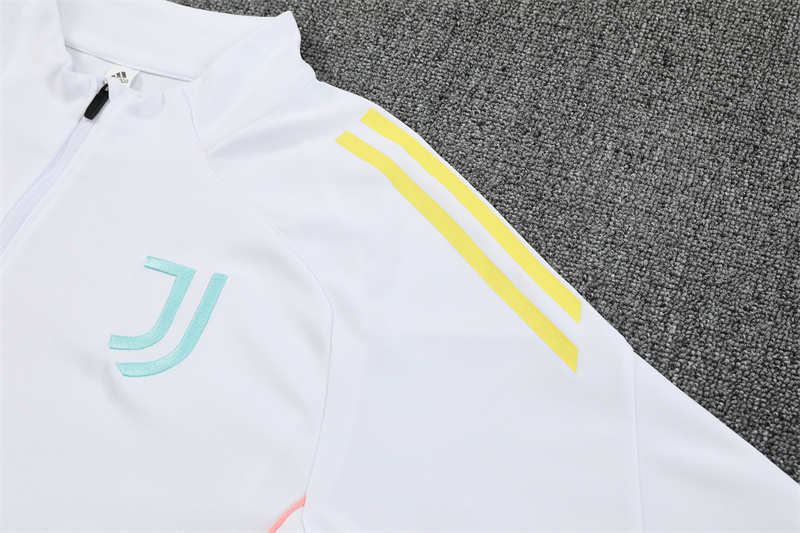 25/26 Juventus White Half Zipper Tracksuit - Image 4